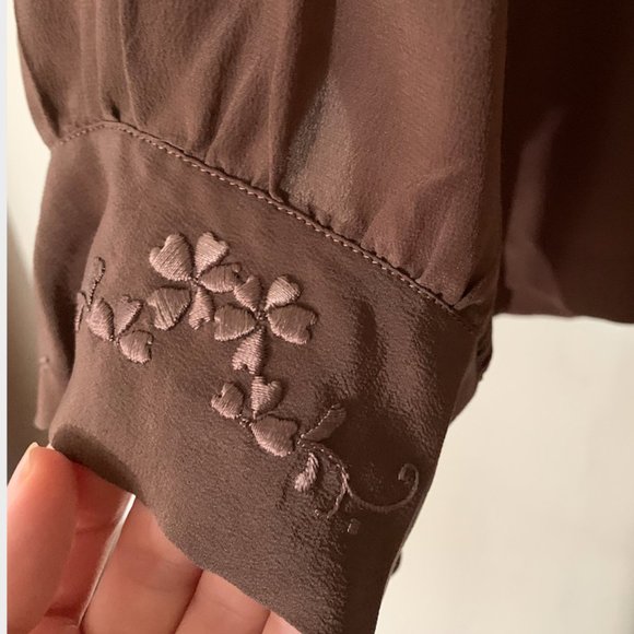 Vintage Italian Silk Shirt w/ Beautiful Embroidery - Picture 4 of 5